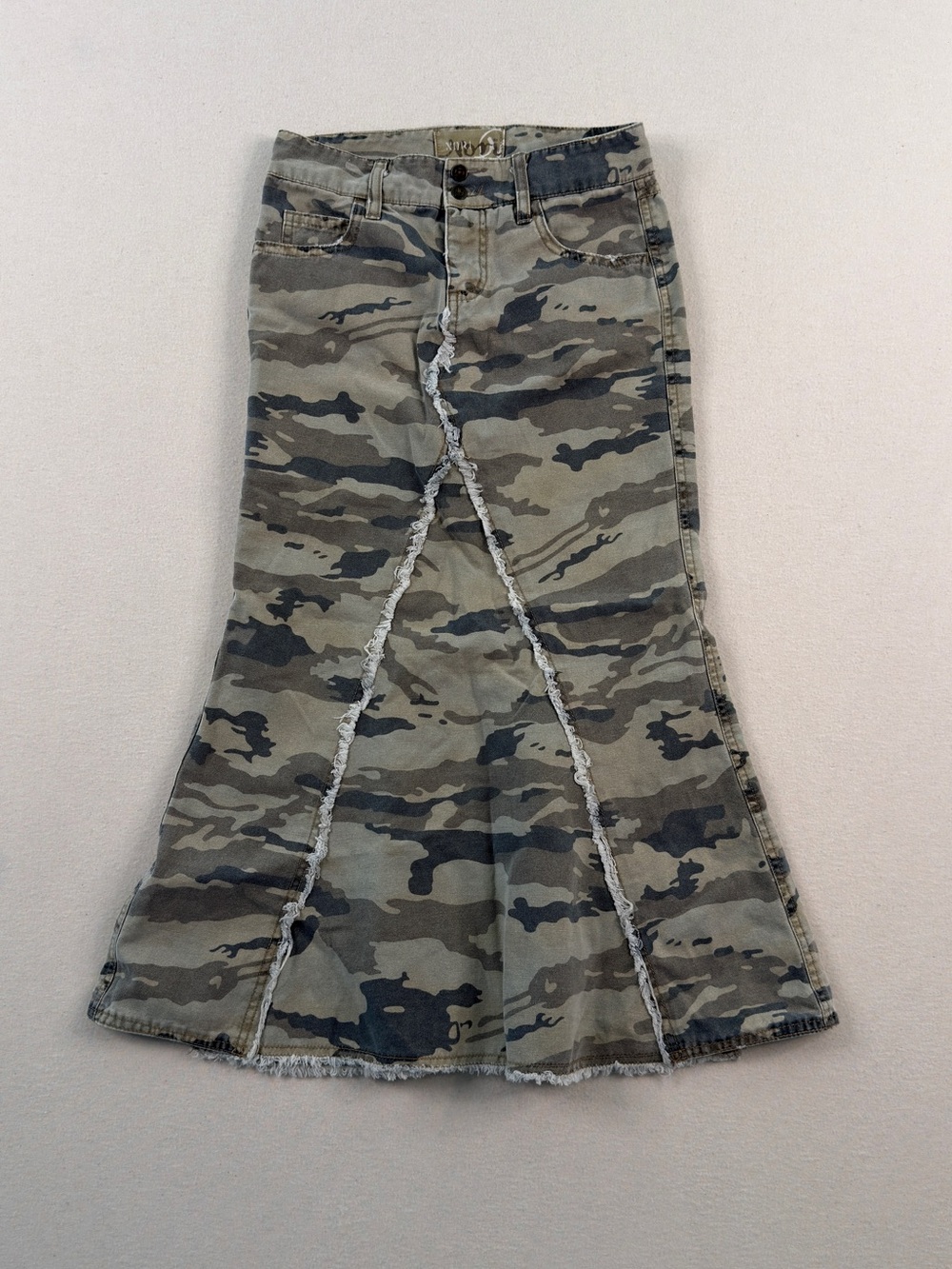 Mudd Y2K Camo Mermaid Maxi Skirt Distressed Low Rise Grunge Size 10
